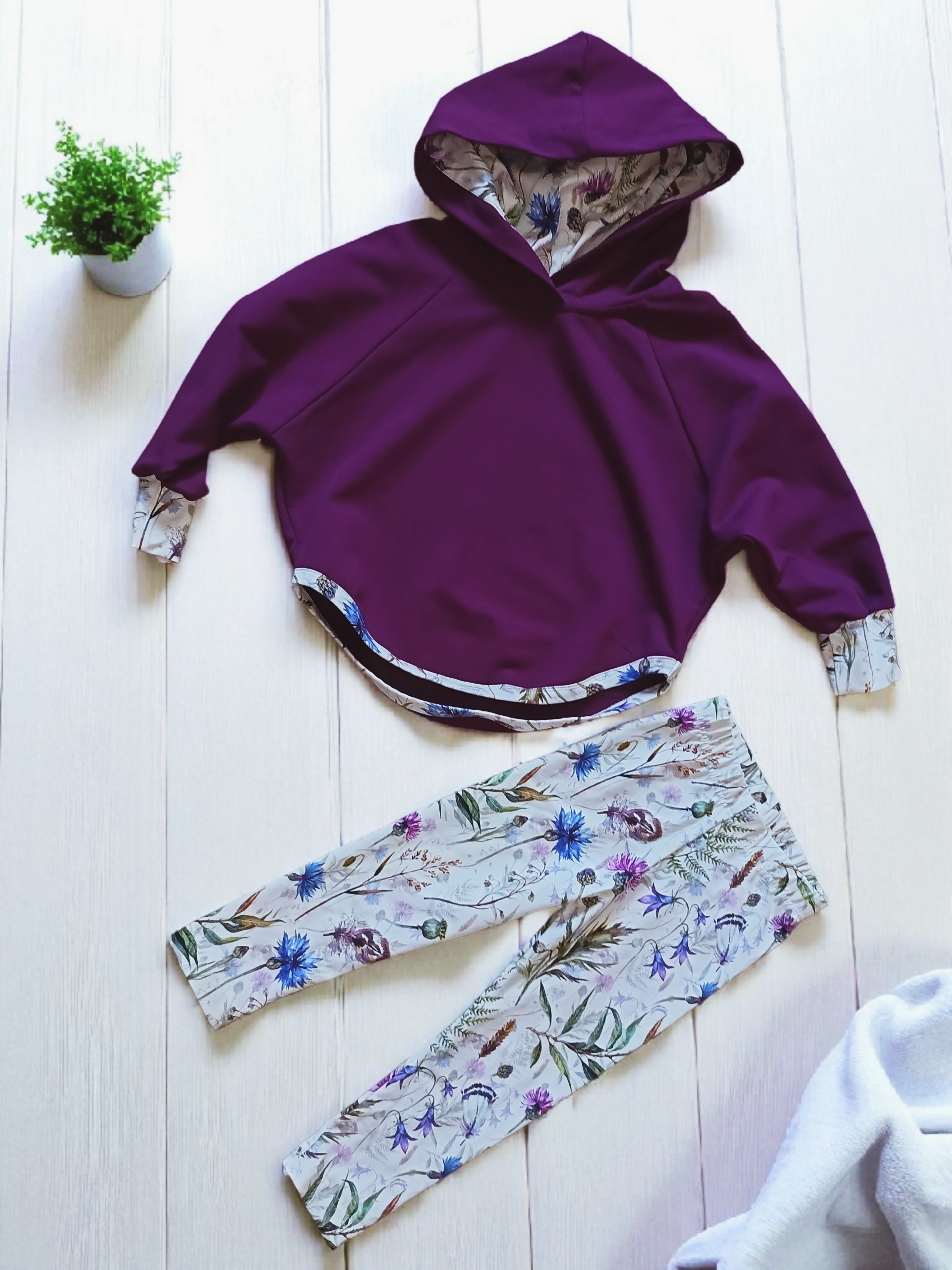 Leśna Jaśminka – dziecięcy zestaw dresowy